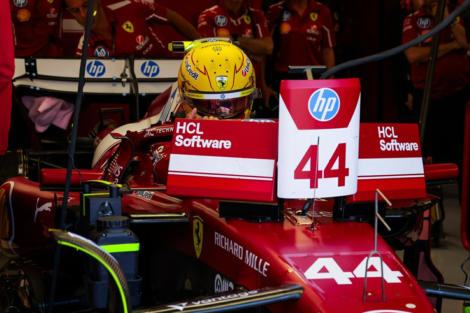 點解咸美頓揸法拉利又再上墻？