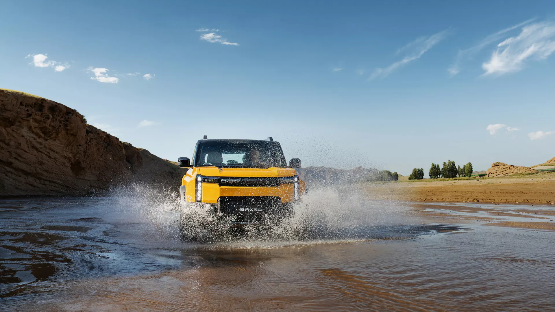 奇瑞模仿越野路華挑戰天門山999級天梯，衰咗！