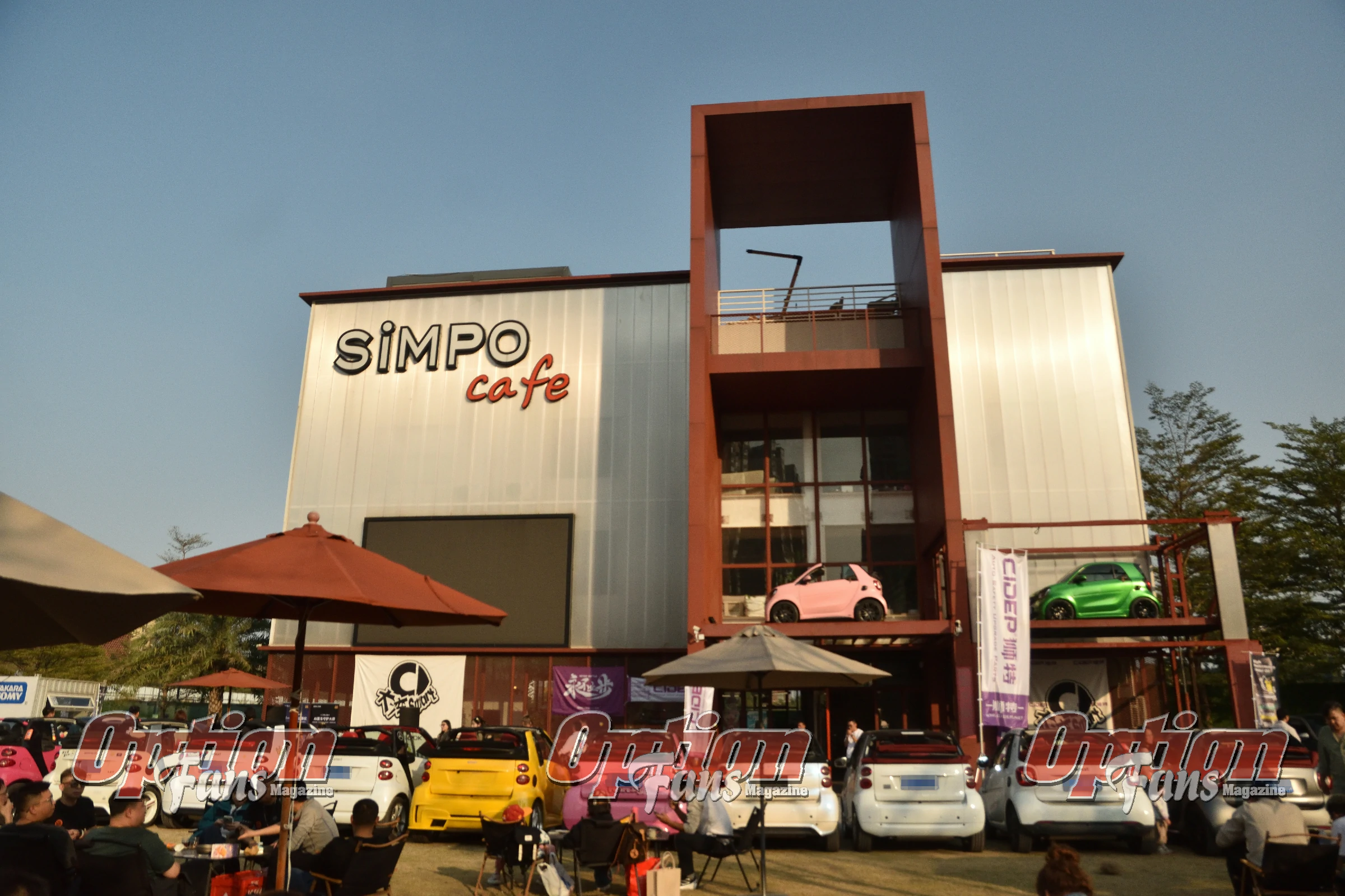 粵港澳SMART開會,80架Fortwo一齊飲咖啡