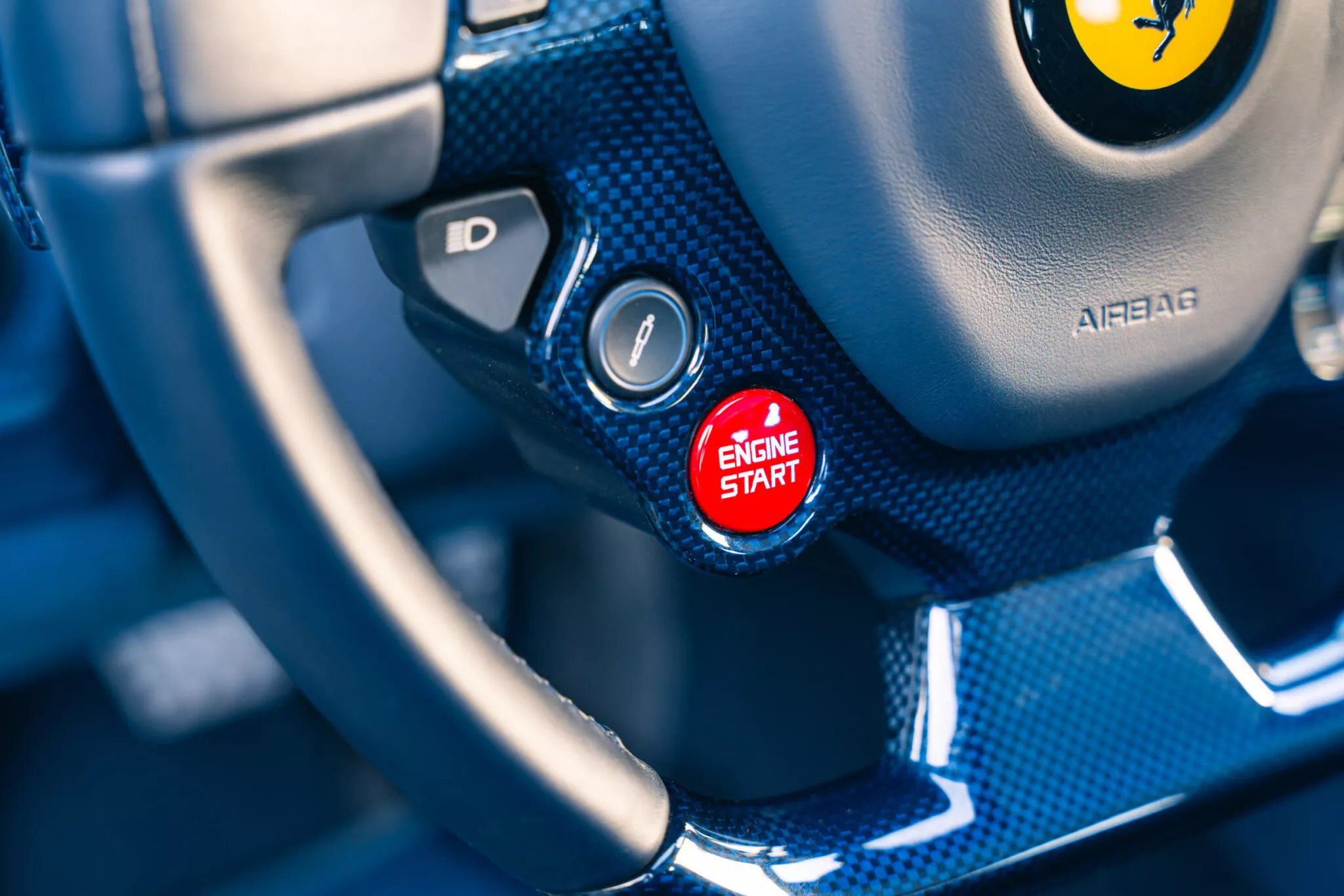 Ferrari-FF-blue-cloth