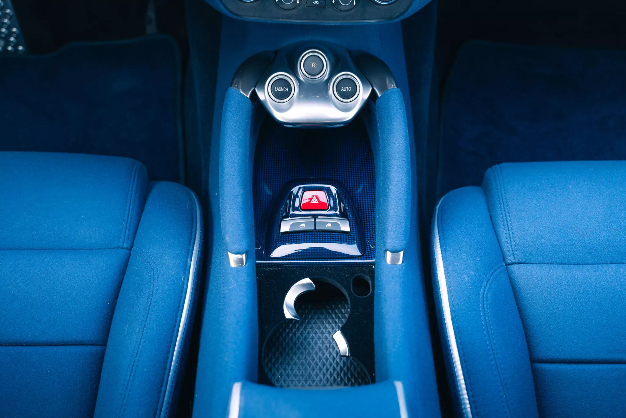 Ferrari-FF-blue-cloth