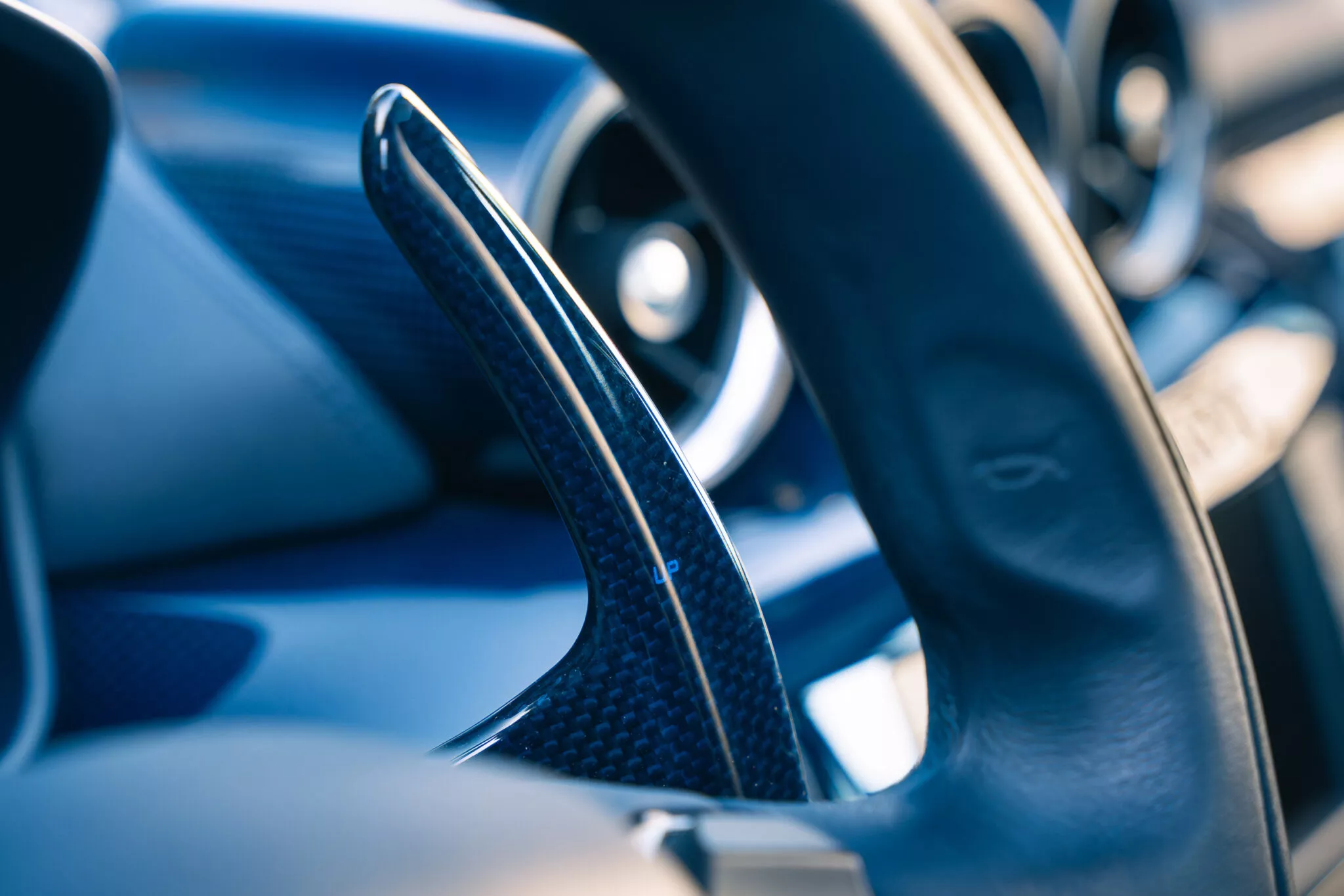 Ferrari-FF-blue-cloth