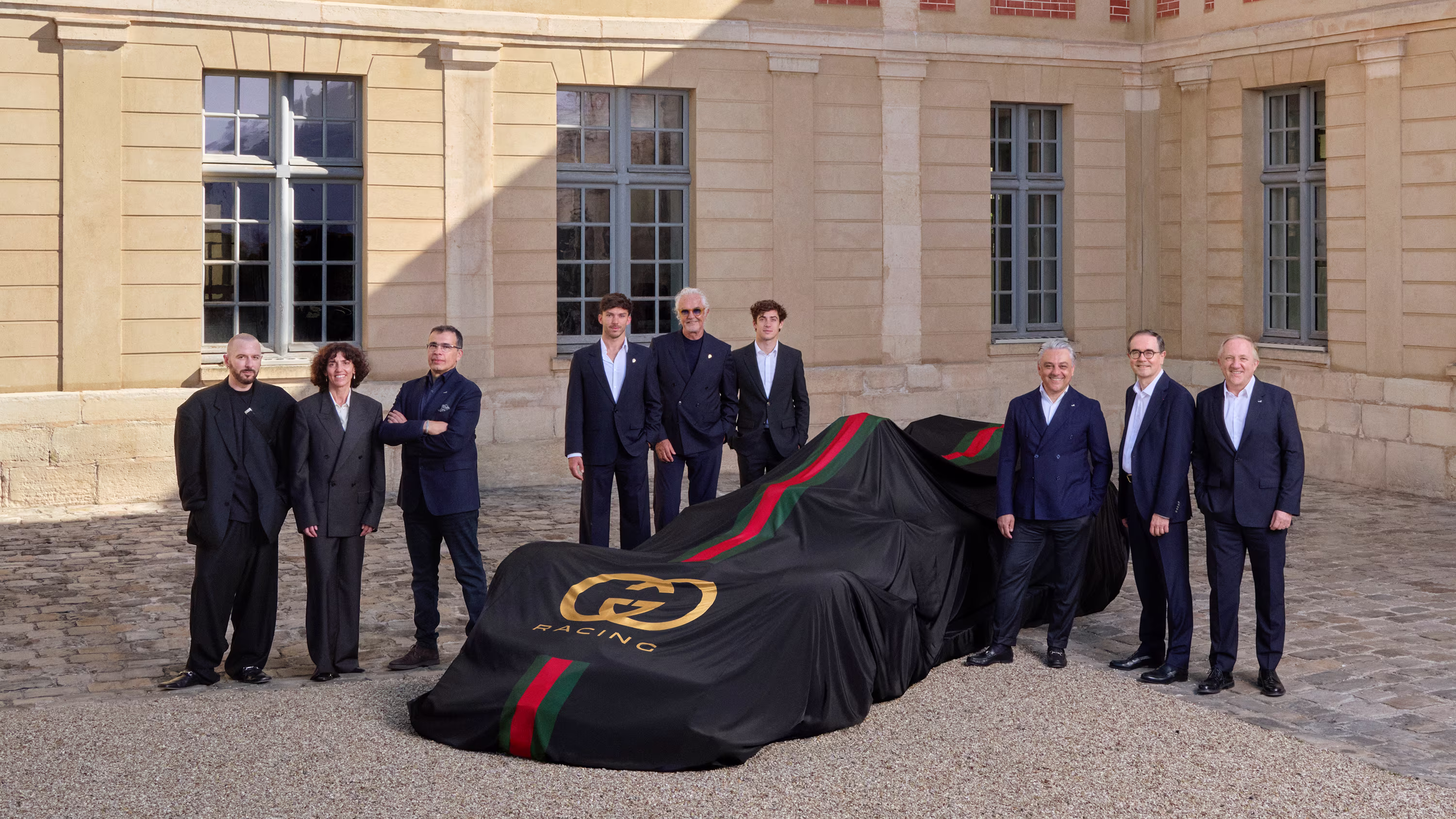 歷史性跨界聯乘—–Gucci 宣布將於 2027 年起正式冠名贊助 Alpine F1 車隊