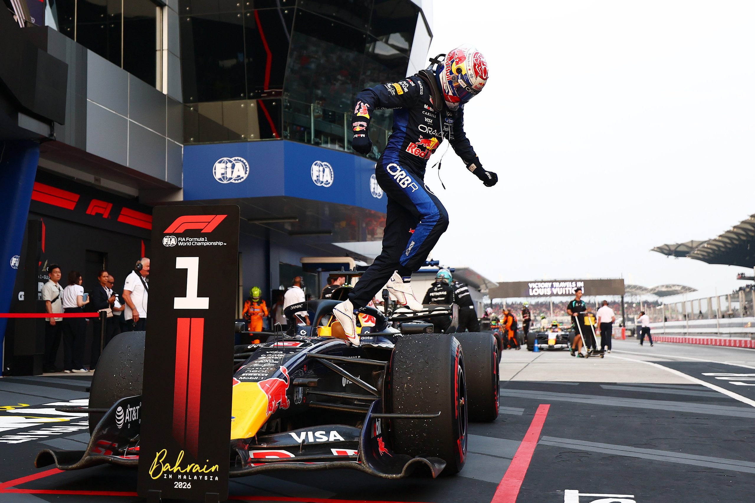 巴林大獎賽聯乘馬來西亞雪邦，Verstappen奪得年度首冠